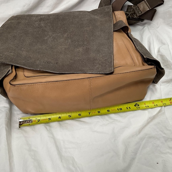 Scout by PPB Leather Convertible Crossbody Messenger and Diaper Bag - Picture 13 of 15